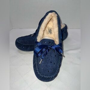 🔥🔥🔥 UGG Dakota Blue Suede Satin Bow Slippers Womens 7 Moccasins Sheepskin Fur